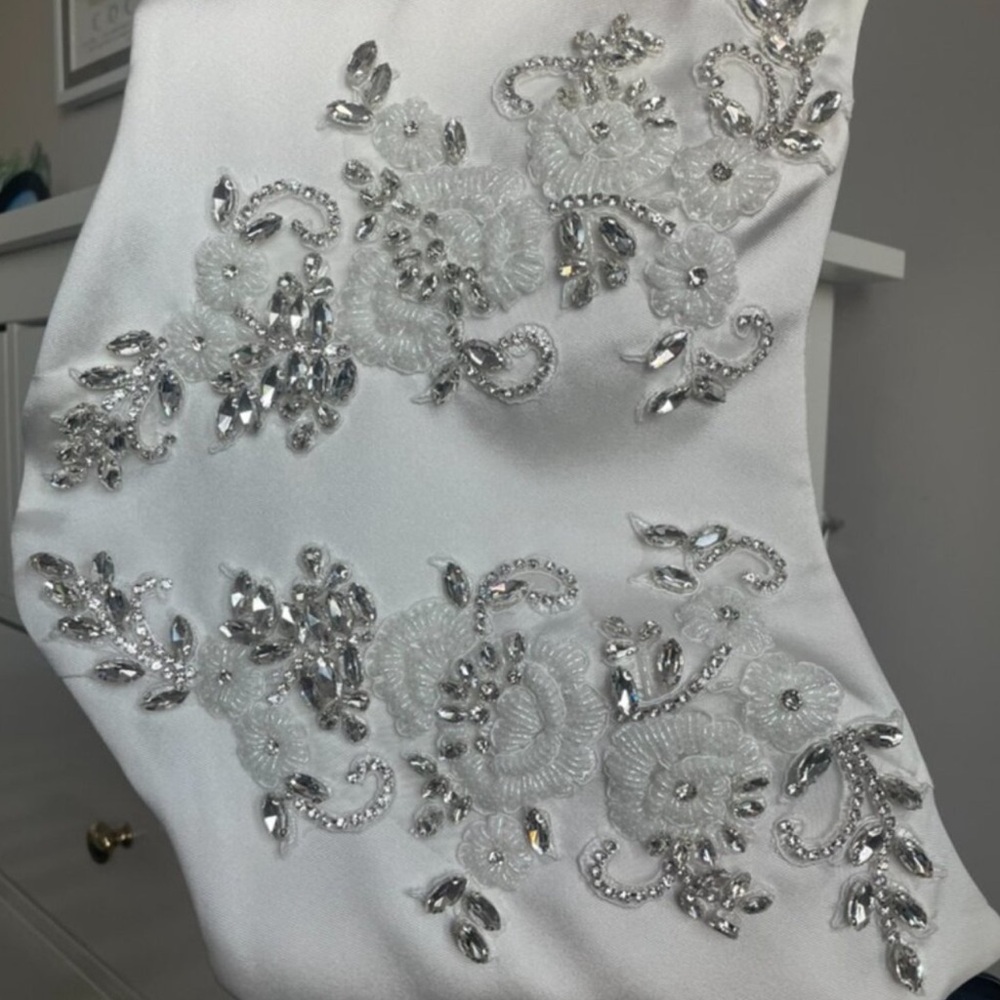 Th Everly Set - Embellished White Strapless Two Piece with Gloves & Scarf - Picture 5 of 9
